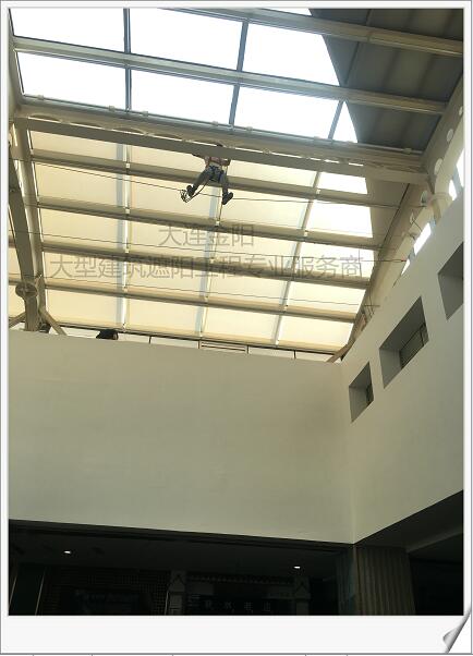 高空拉鋼索作業施工現場